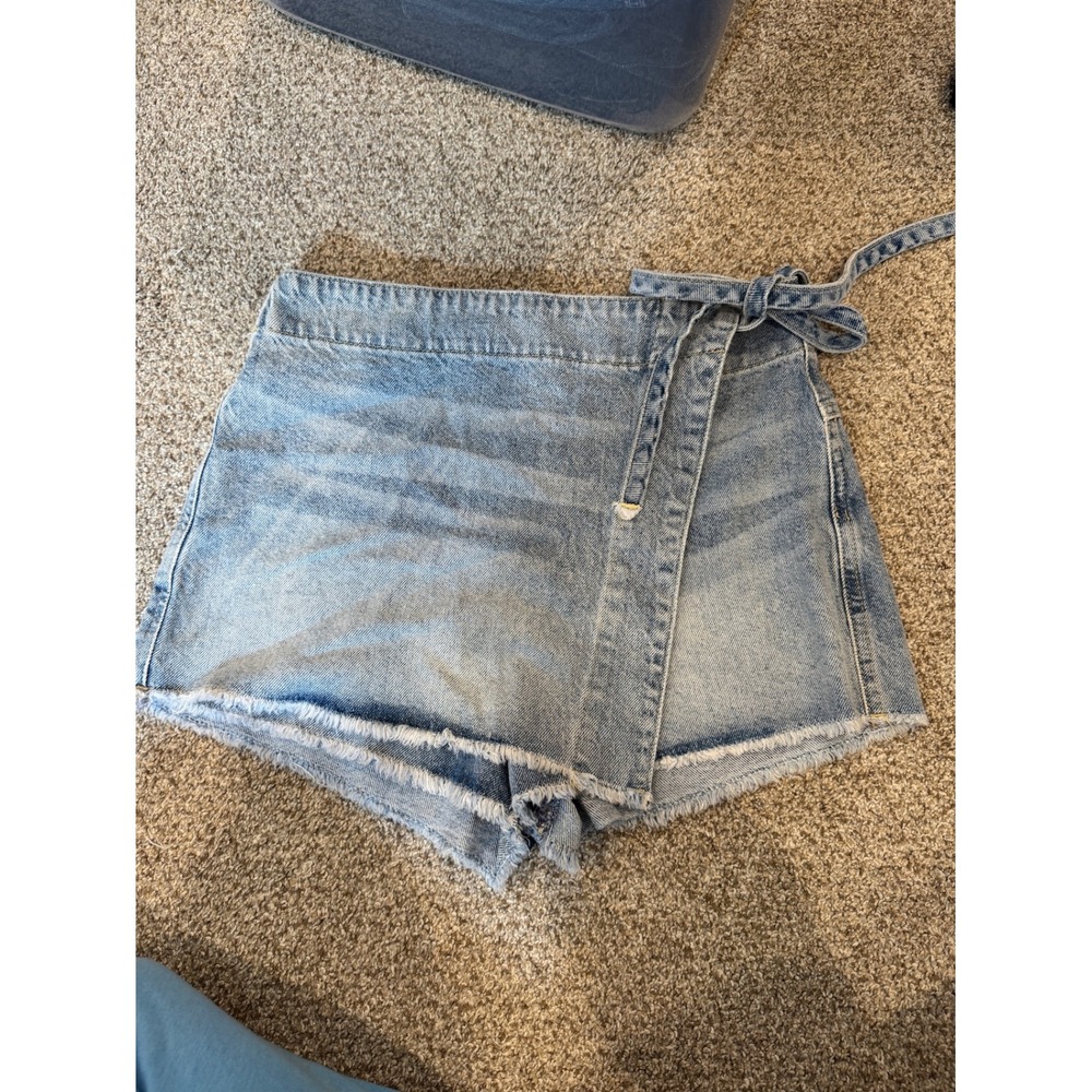 We The Free Free People Light Wash Denim Wrap Tie Skort Size 4 Raw Hem